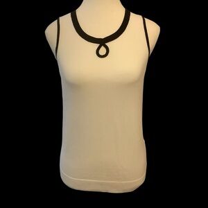 CHIC BY JACOB WHITE WITH BLACK TRIM SLEEVELESS TOP/ Size M